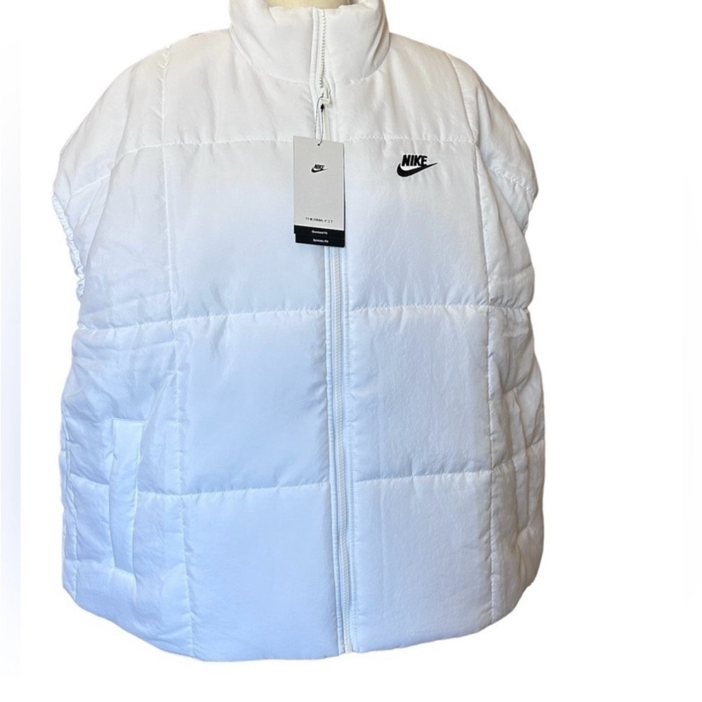 NWT Nike Women’s Sportswear Classic Puffer
Therma-FIT Loose Vest in Sail/Black - Picture 7 of 13